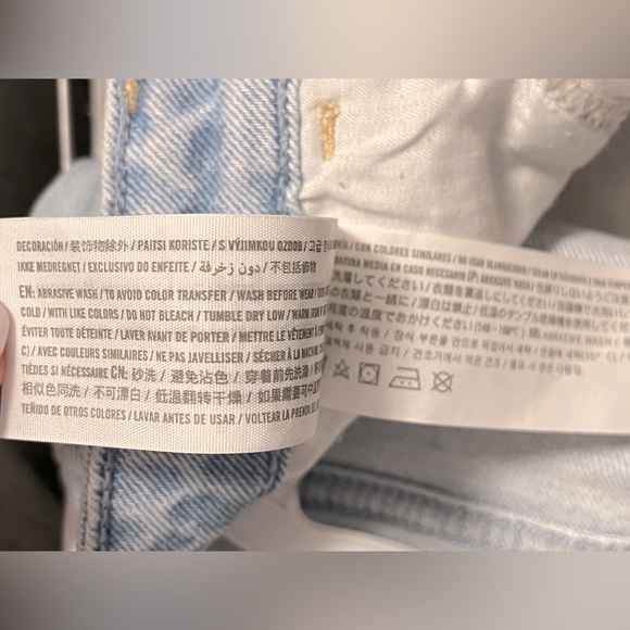 Hollister Vintage Stretch- High-rise Crop Boyfriend Denim Jeans - Picture 3 of 4